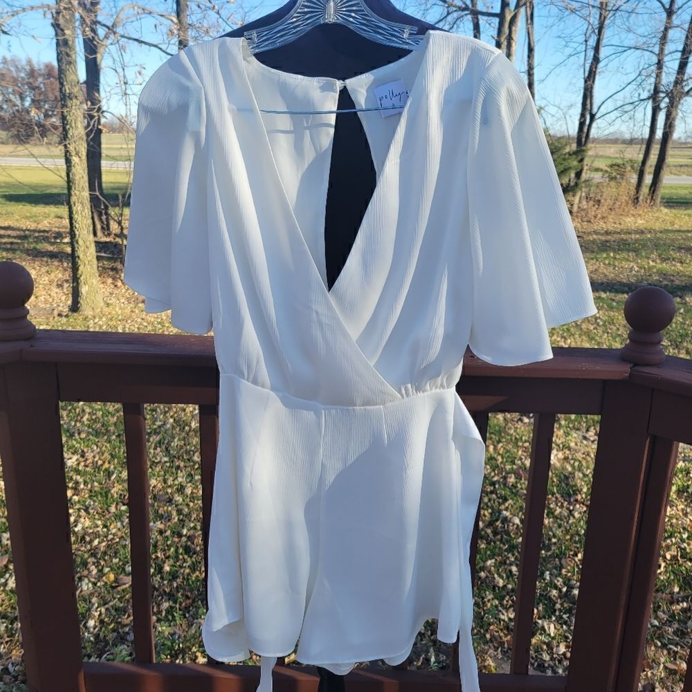 Princess Polly White Vneck Slit Open Back Ruffle Sleeve Tie Waist Romper Sz 4